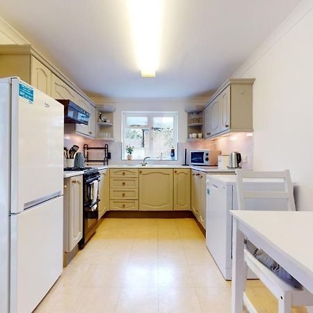 Cheerful 4 Bedroom Victorian House With Back Courtyard ロンドン エクステリア 写真
